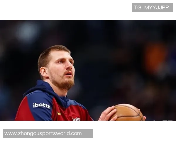 约基奇半场表现惊艳11投7中斩获17分10篮板5助攻1盖帽