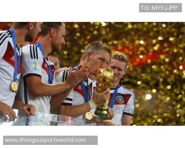 墨菲赞米西逐渐回暖14分14板展现拼劲与投入度令人印象深刻